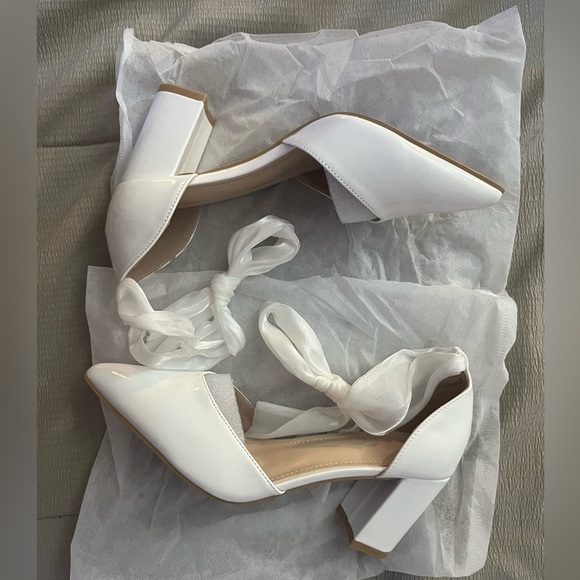 White Ribbon Heels - Picture 5 of 6